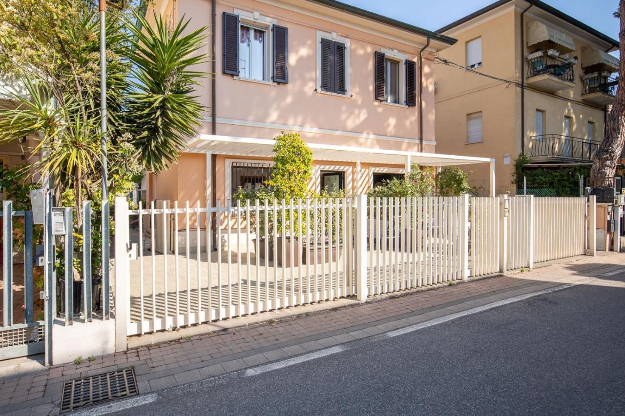 Bilocale Con Giardino A 200Mt Dal Mare - Homeunity 리미니 외부 사진